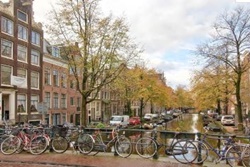 Canal View Apartment, pet friendly vacation rental in amsterdam, dogs allowed amsterdam vacation rental