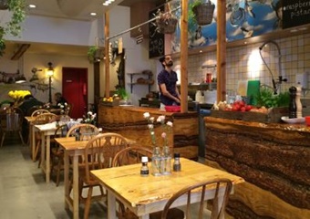 Omelegg, pet friendly restaurant in Amsterdam, dogs allowed Amsterdam restaurants