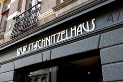 Wurst & Schnitzelhaus, pet friendly restaurant in Amsterdam, dogs allowed Amsterdam restaurants